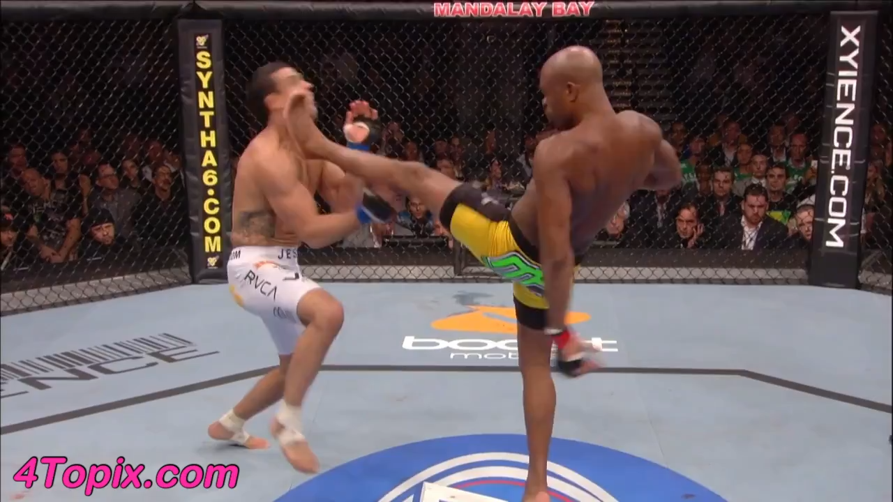 Legendary front kick KO by Anderson Silva against Vitor Belfor.