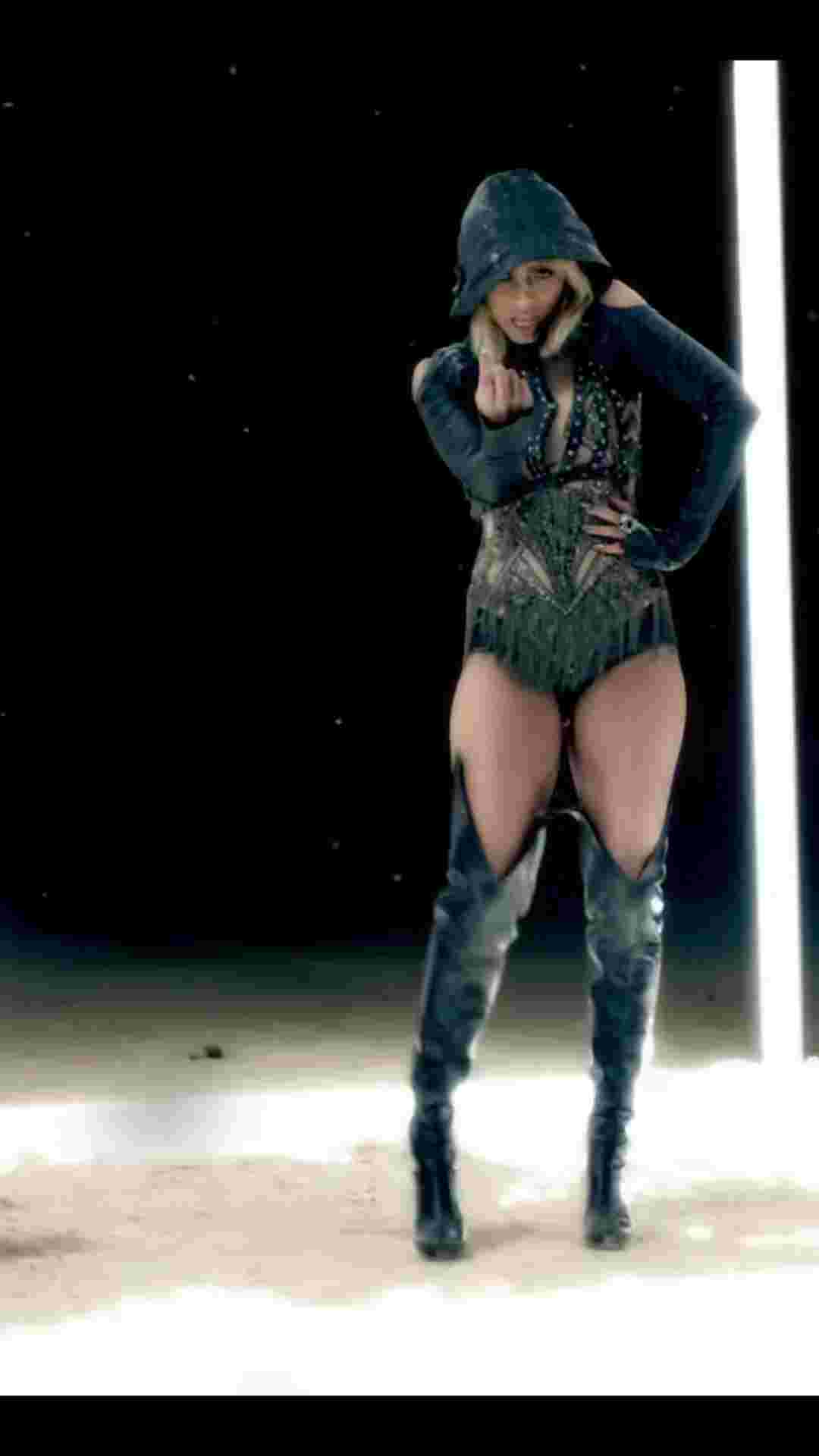 Keri Hilson and Nelly - Lose Control