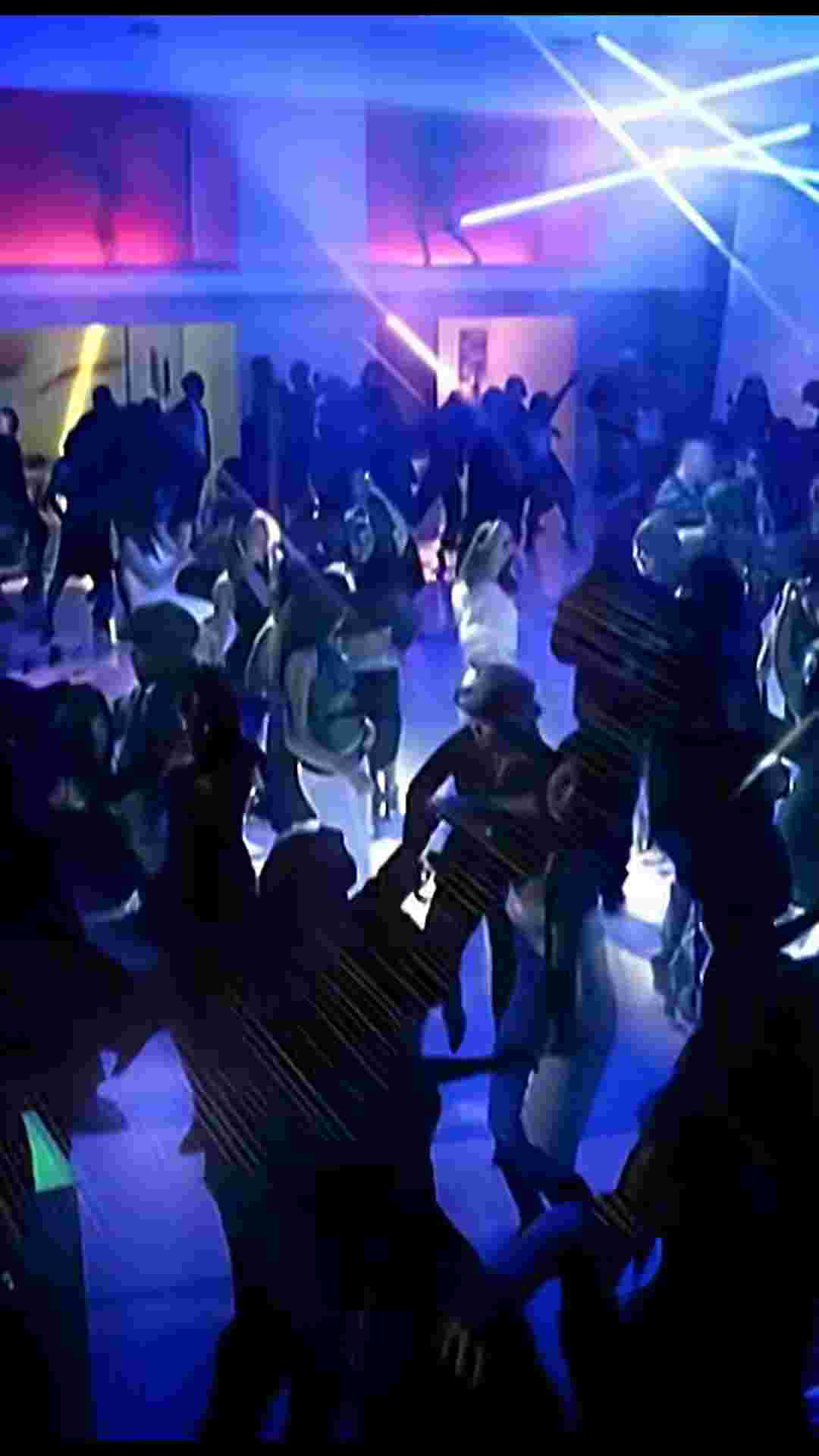 Mariah Carey - Can I Get Your Number Baby (ft Jermaine Dupri

Oh damn, the club's about to close in a minute,
can I get your number baby so you and I can go get in it