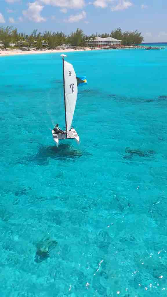 Kitesurfing on San Salvador island of thé Bahamas