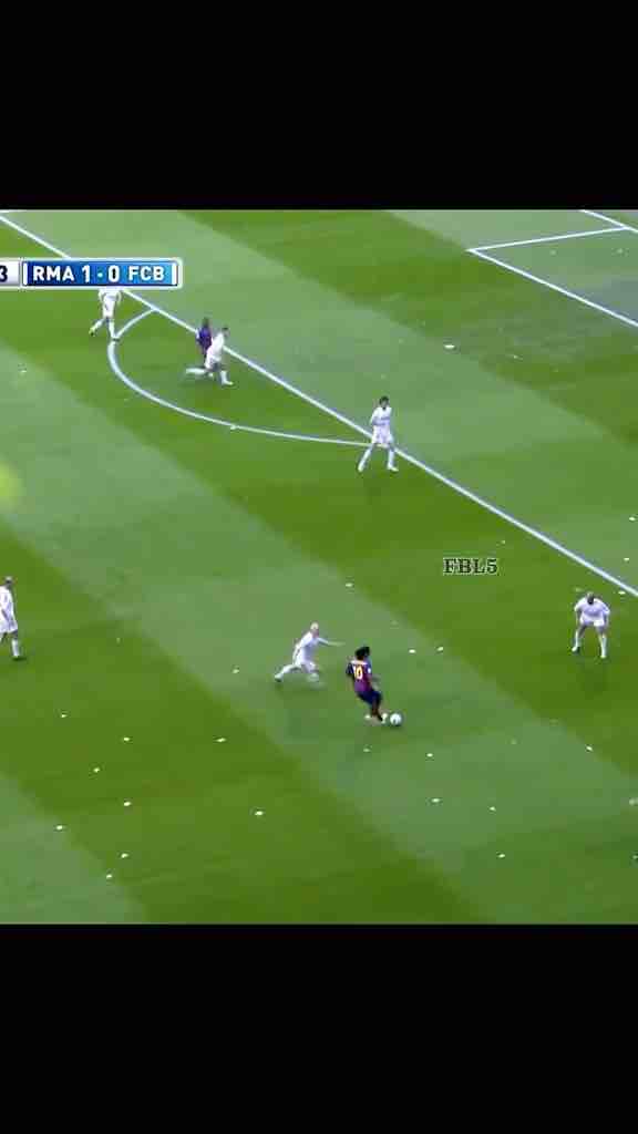 Ronaldinho doing genius skills (2004-2005)