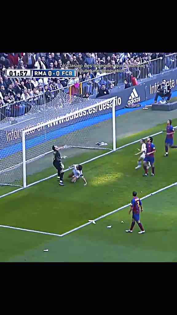 Real Madrid vs Barcelona – David Beckham, Zinedine Zidane, Ronaldinho, Michael Owen, Samuel Eto’o, Roberto Carlos, Carles Puyol, Iker Casillas, Deco + more (2005 el classico)
