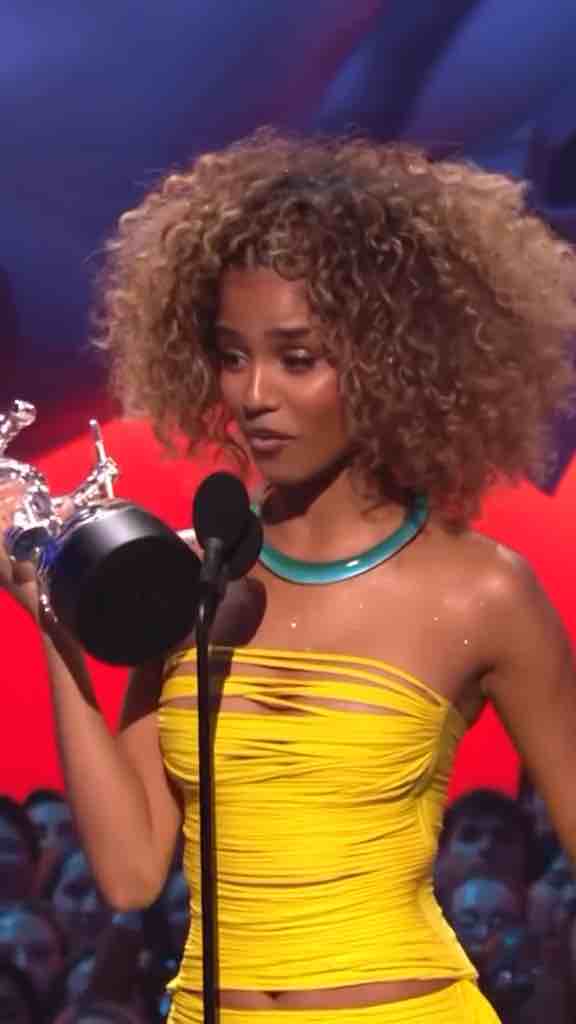 Tyla asking Lil Nas X and Halle Bailey to help carry VMA Award was seen as controversial by some
